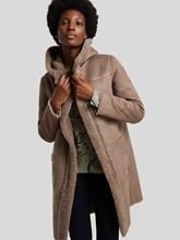 Bild von Reversible Mantel aus Kunstfell