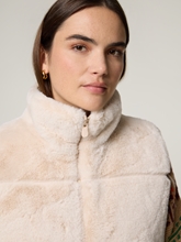 Bild von Weste aus Kunstpelz