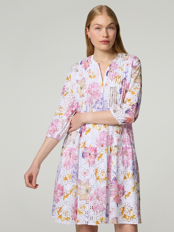 Bild von Minikleid mit Lochstickerei