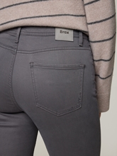 Bild von Hose im Feminine Fit