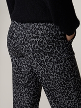 Bild von Hose mit Leo-Print MAINE