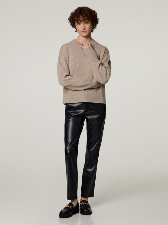 Bild von FAUX LEATHER CHINO