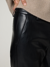 Bild von Hose aus Kunstleder