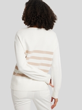 Bild von Pullover mit Strasssteinen