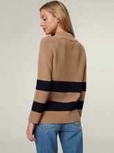 Bild von Pullover mit Streifen