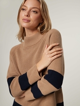 Bild von Pullover mit Streifen