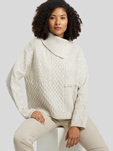 Bild von Strickpullover mit Zopfmuster