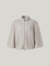 Bild von Strickjacke mit Zopfmuster