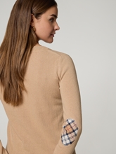 Bild von Strickpullover mit Wolle