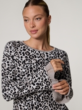 Bild von Pullover im Leo-Print