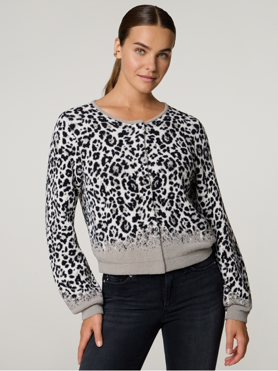 Bild von Strickjacke mit Leo-Print