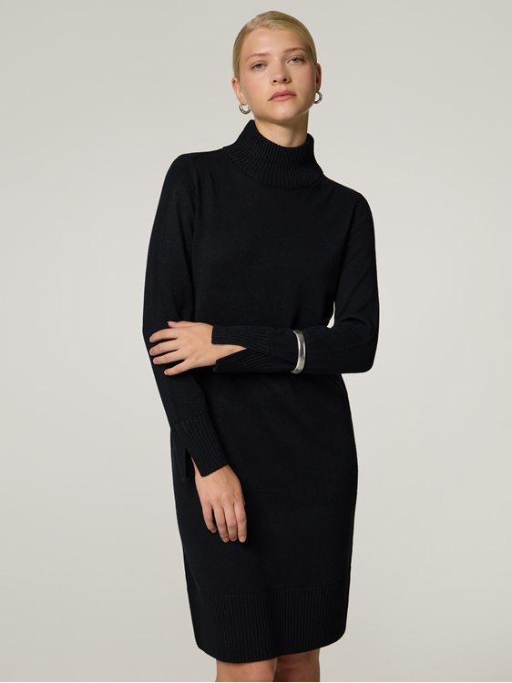 Bild von TURTLENECK STRICKKLEID
