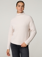 Bild von Strickpullover mit Stehkragen