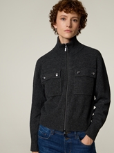 Bild von Strickjacke mit Wolle