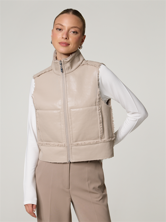 Bild von Reversible Weste aus Kunstfell