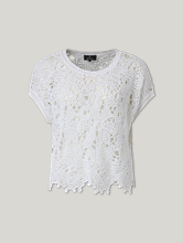 Bild von T-Shirt mit Lochstickerei