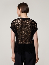 Image sur T-shirt avec broderie ajourée