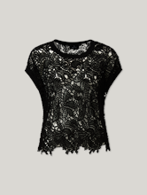 Image sur T-shirt avec broderie ajourée