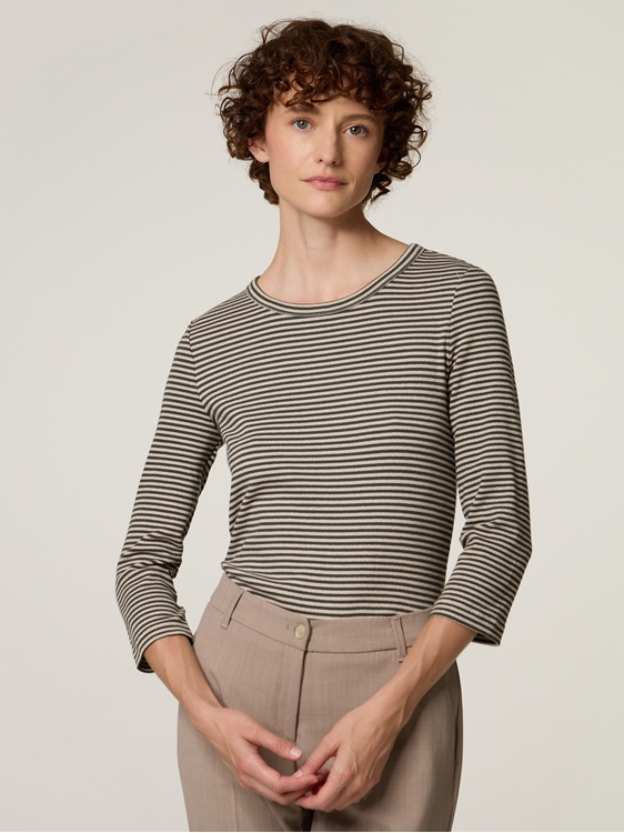 Bild von Shirt mit Streifen