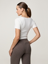 Bild von T-Shirt mit Spitze