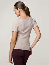 Bild von Rippenshirt mit Spitze