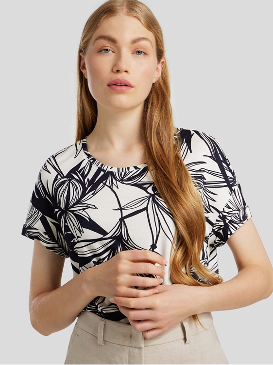 Bild von T-Shirt mit Blumen-Muster