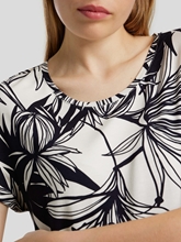 Bild von T-Shirt mit Blumen-Muster