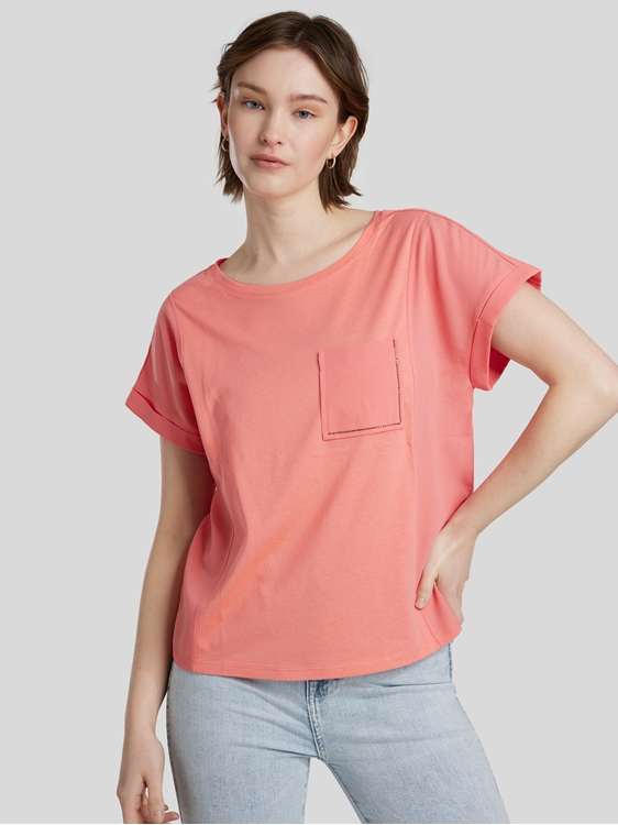 Image sur T-shirt et pierres de strass