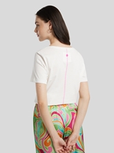 Image sur T-shirt à broderie