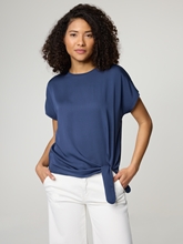 Bild von T-Shirt mit Knoten