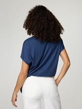 Bild von T-Shirt mit Knoten