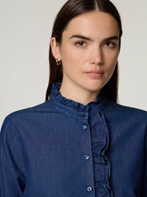 Bild von Jeansbluse mit Rüchen