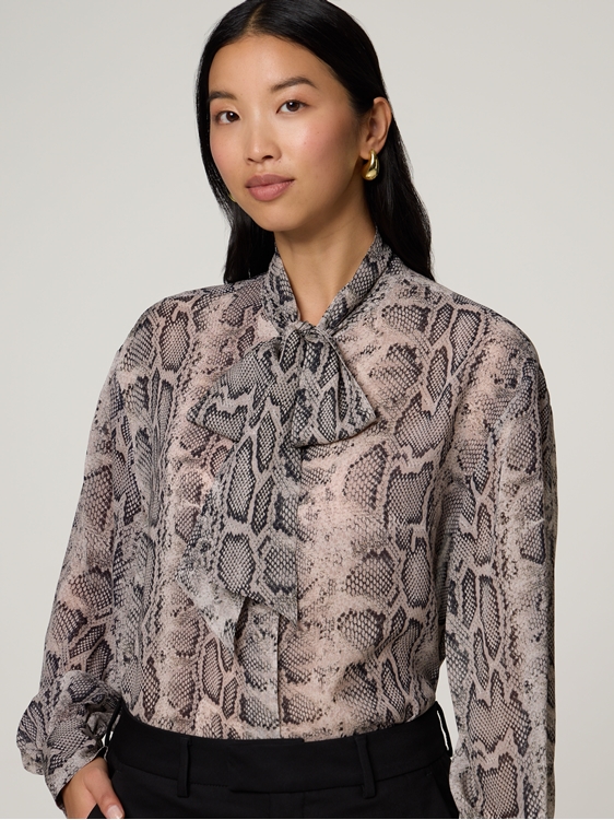 Bild von Schluppenbluse im All-Over Print