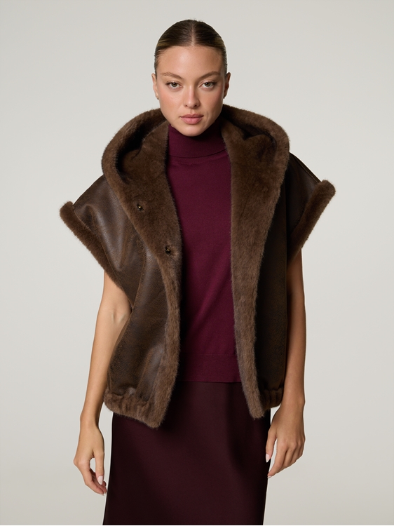 Bild von Reversible Weste aus Kunstfell