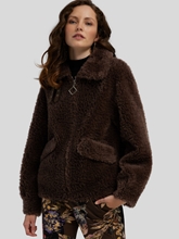 Bild von Kurze Jacke im Teddy-Look