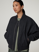 Bild von Kurze Bomberjacke mit Wolle