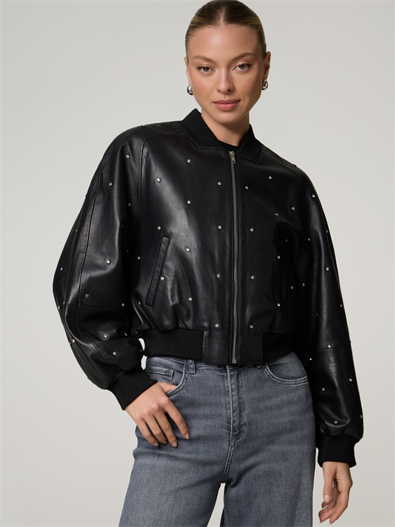 Bild von Lederjacke mit Nieten