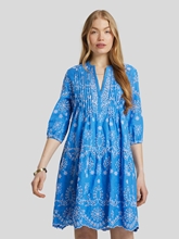 Bild von Kleid mit Lochstickerei