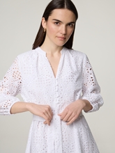 Bild von Minikleid mit Lochstickereien