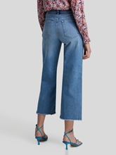 Bild von Jeans mit ausgefransten Saum