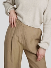 Bild von Bundfaltenhose mit Leinen JALIA