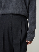 Image sur Pantalon à pinces en laine