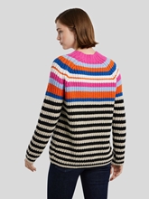 Bild von Pullover mit bunten Streifen