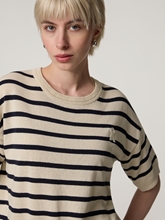 Image sur T-shirt tricoté avec du lin