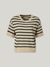 Image sur T-shirt tricoté avec du lin