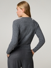 Image sur Pull en maille avec broderies