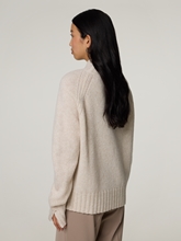 Bild von Stehkragenpullover aus Wolle