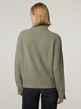 Image sur Pull en maille à col montant