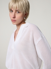 Bild von Poloshirt mit Lochmuster