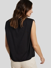 Bild von Shirt mit Schulterpolstern